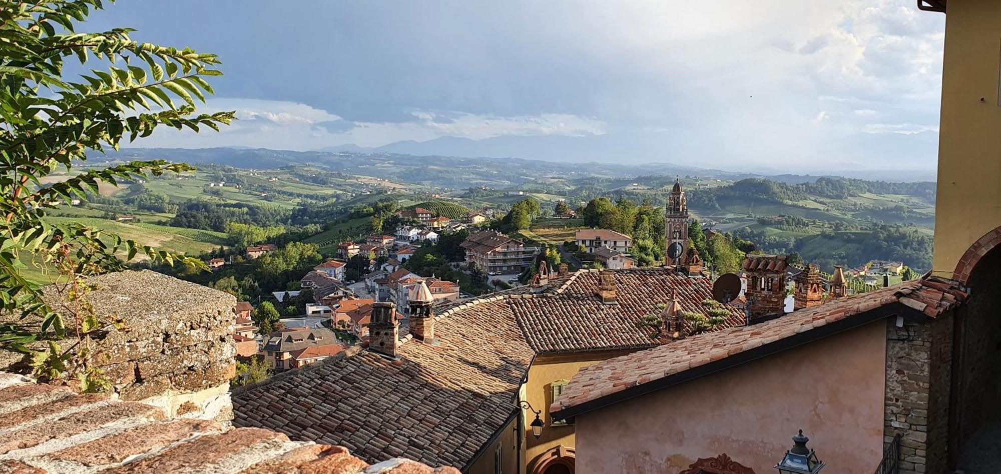 Hotel Charming Barolo Wine Loft Monforte dʼAlba Esterno foto