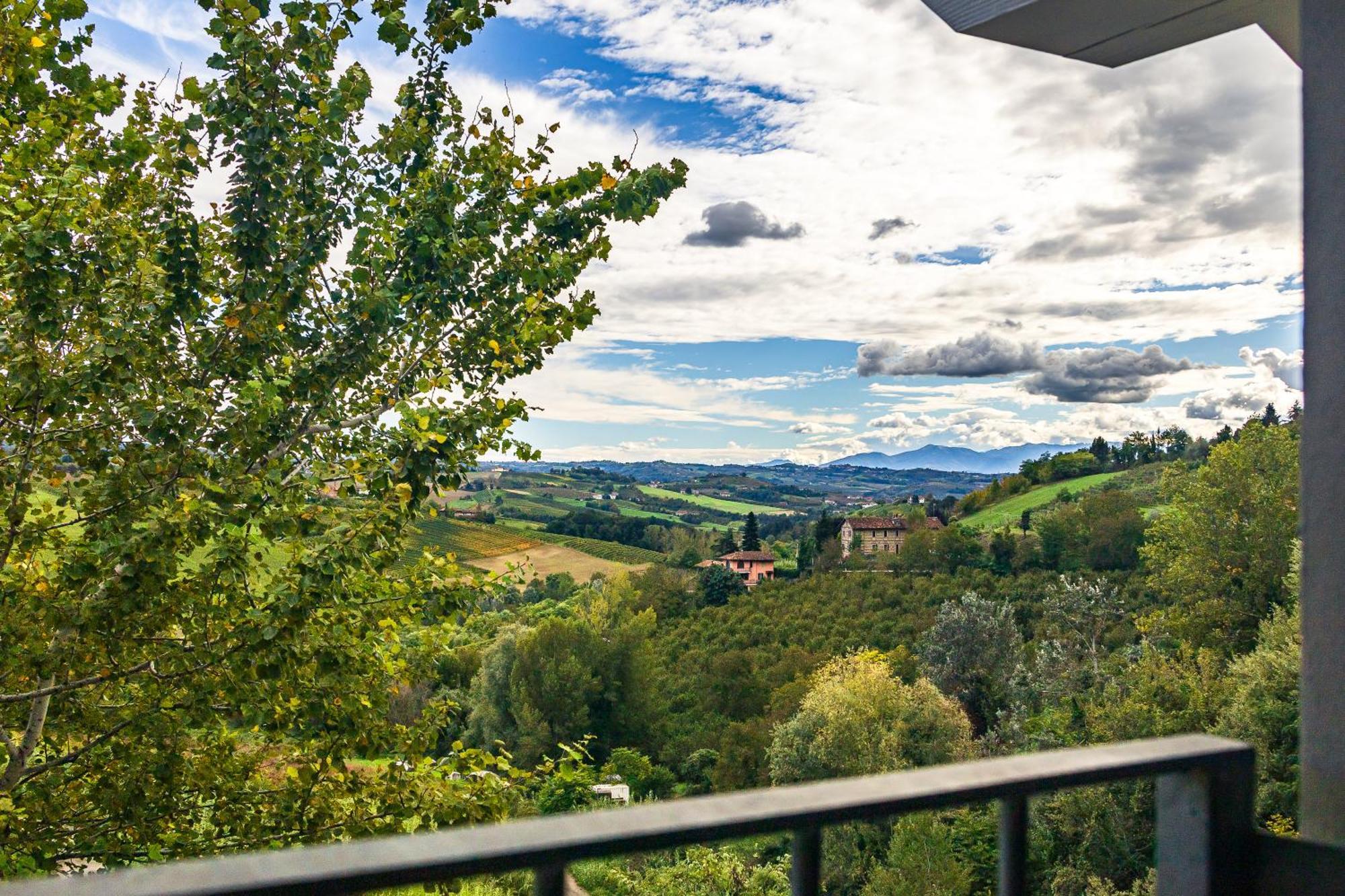 Hotel Charming Barolo Wine Loft Monforte dʼAlba Esterno foto